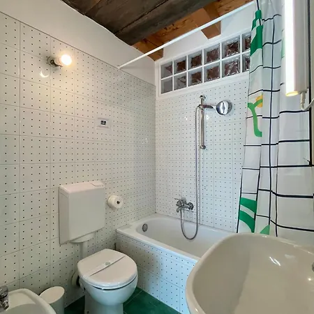 Bright, Cozy In The Heart Of Appartamento